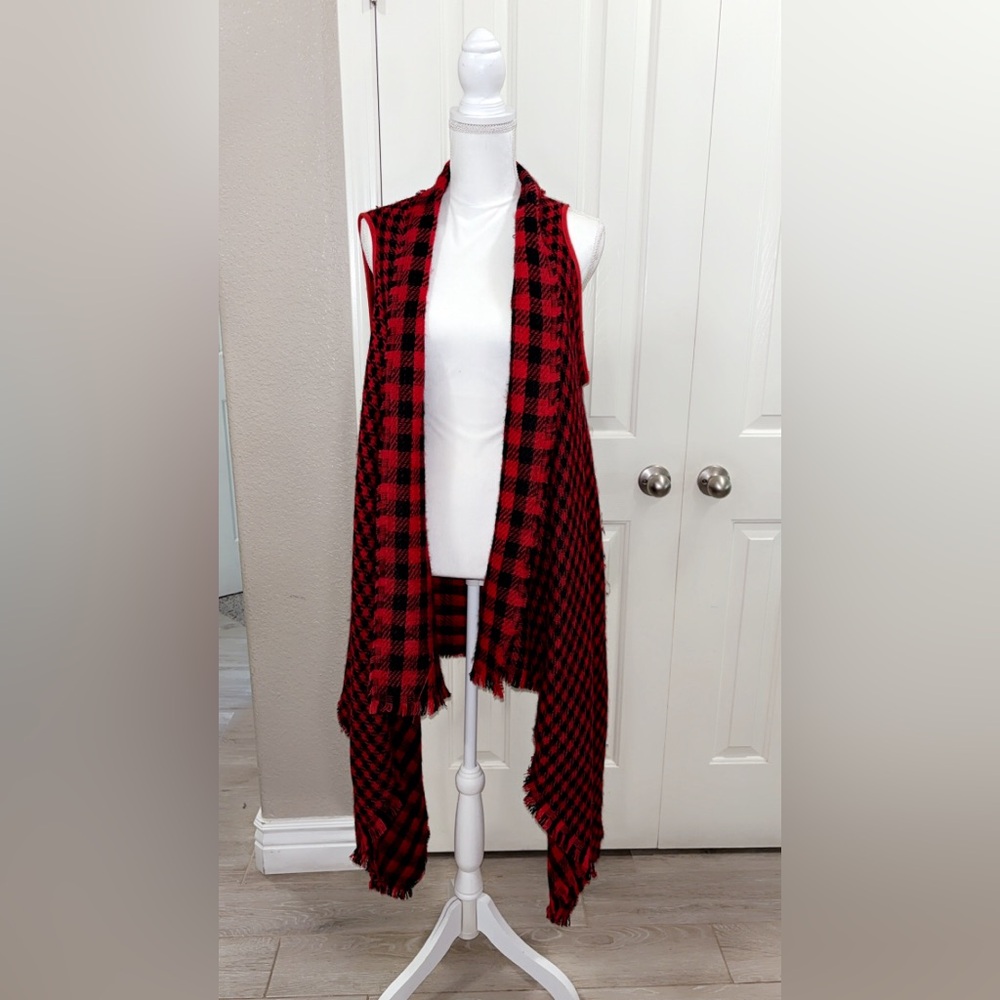 Plaid Red and Black Home Accent Throw